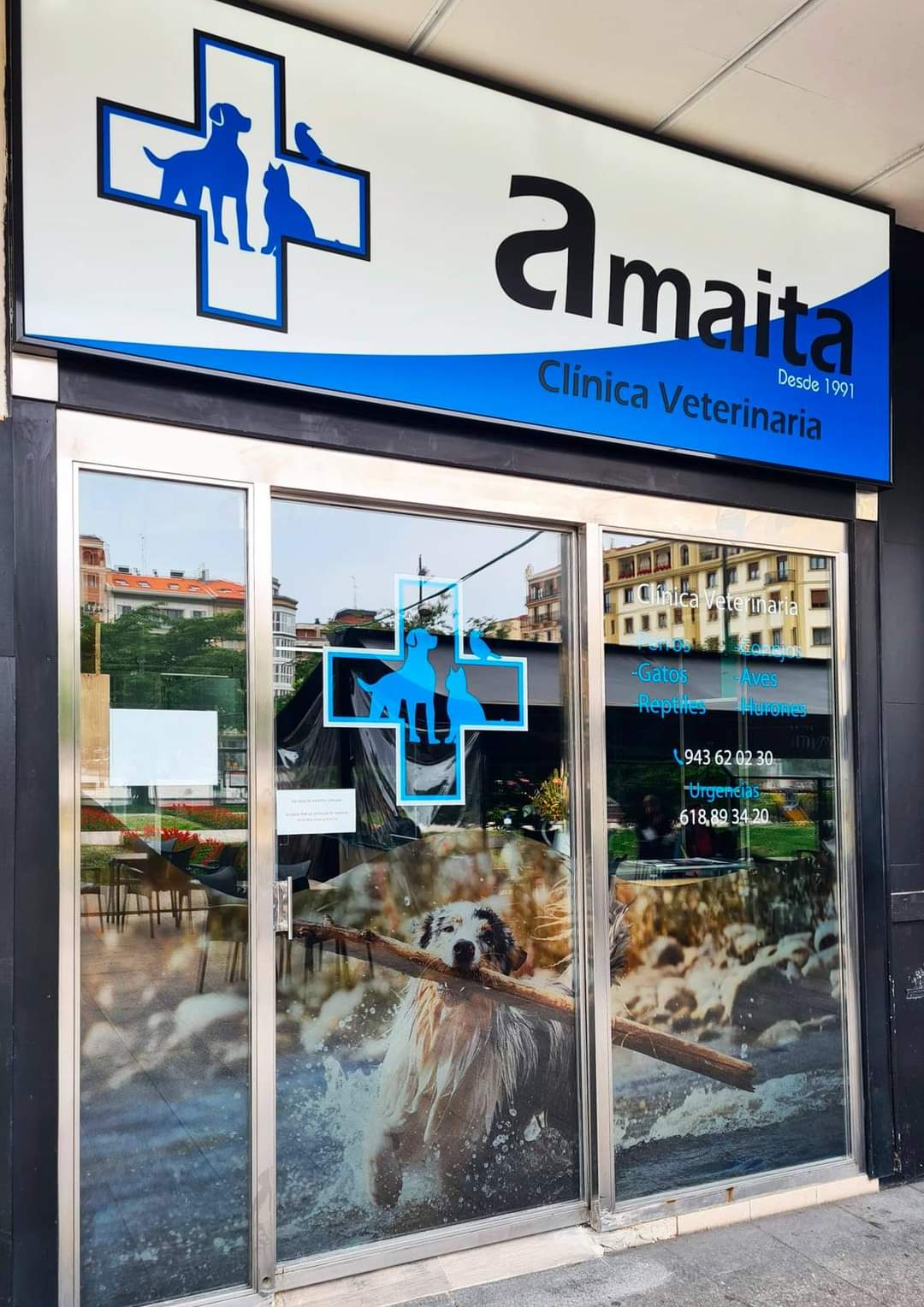 Fachada de la clínica veterinaria Amaita en el centro de Irún, a pocos minutos de Hendaya